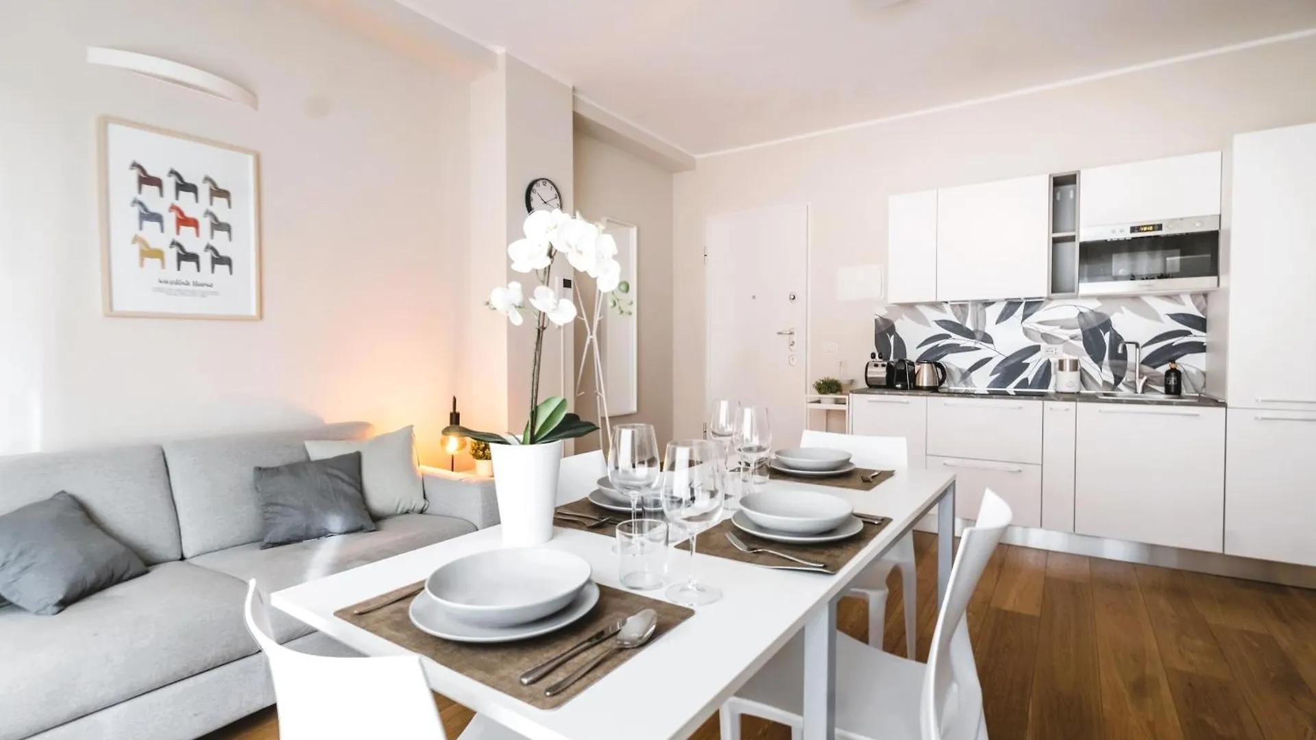 Apartment Citylife, Sempione, Close To Metro M5 Milan