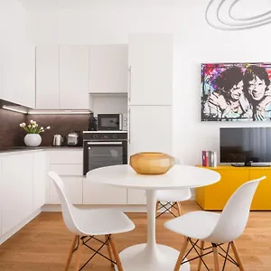  Appartamento San Babila Design R&r