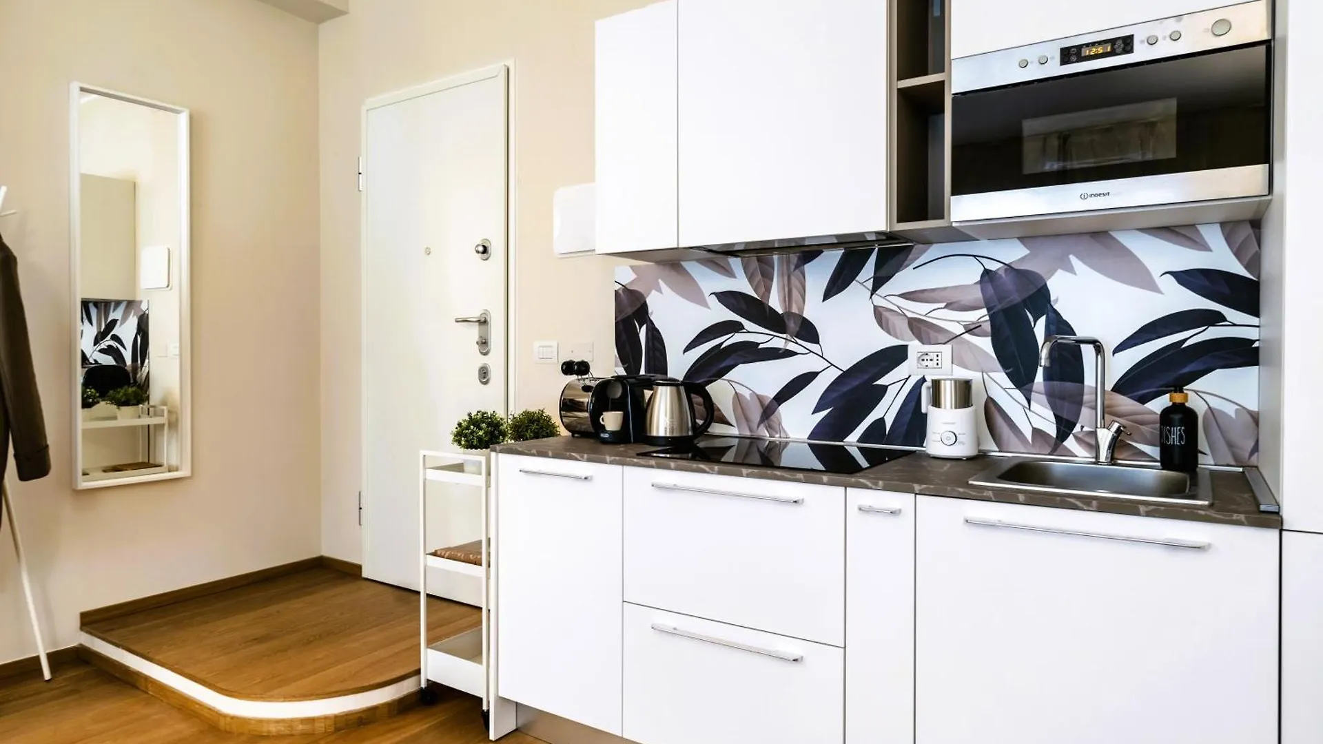 Apartment Citylife, Sempione, Close To Metro M5 Milan Italy