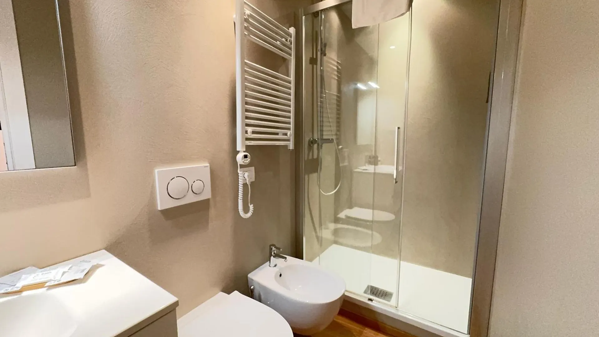 Apartment Citylife, Sempione, Close To Metro M5 Milan