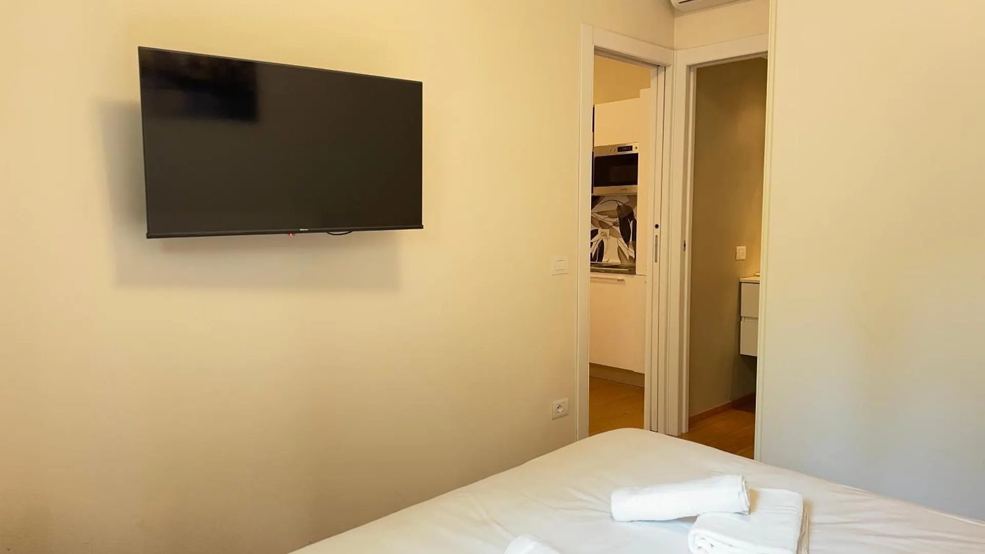 Apartment Citylife, Sempione, Close To Metro M5 Milan Italy